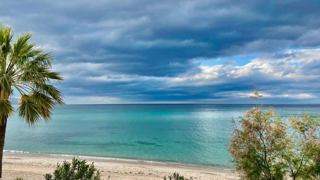 Villa By The Beach Sant'Andrea  Exterior photo