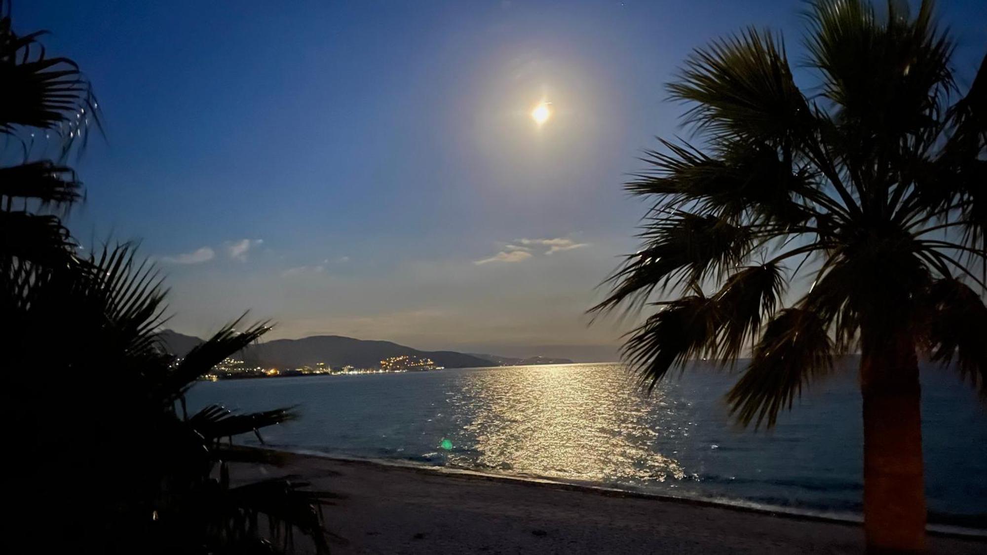 Villa By The Beach Sant'Andrea  Exterior photo