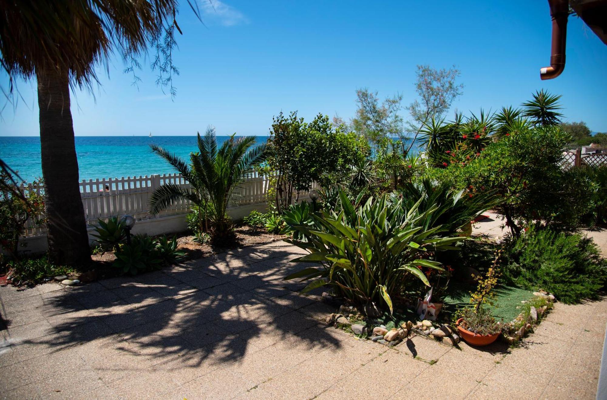 Villa By The Beach Sant'Andrea  Exterior photo